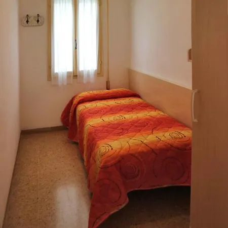 Apartments in Lignano Sabbiadoro 42753 Apartamento *